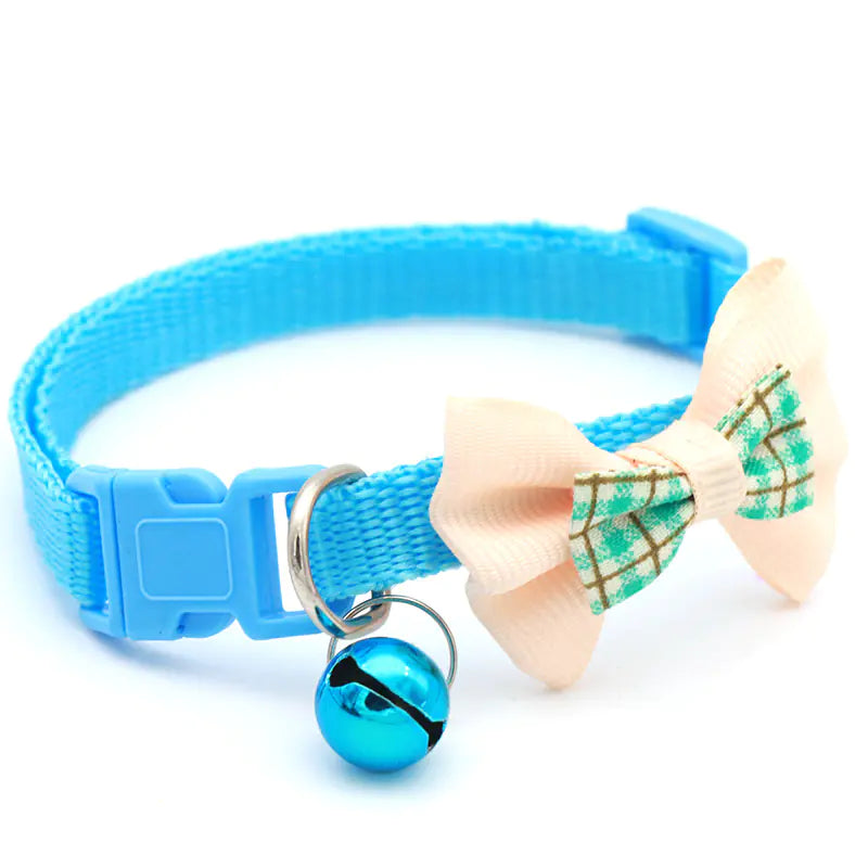 Collares con Lazo a Cuadros y Cascabeles para Gatos - Diseño Ajustable